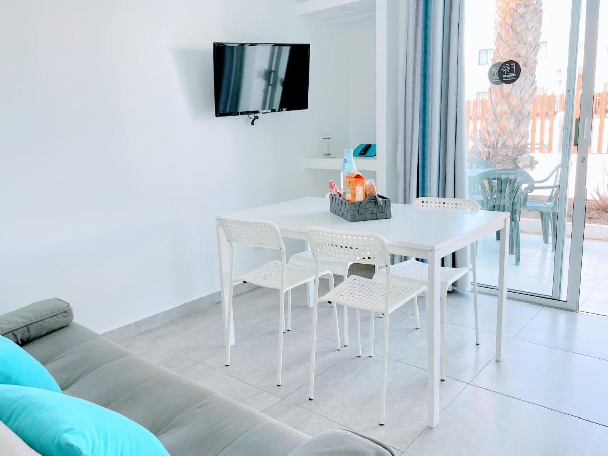 Blue Island Pool View & Wi-Fi By Irent Fuerteventura Appartement Corralejo Buitenkant foto
