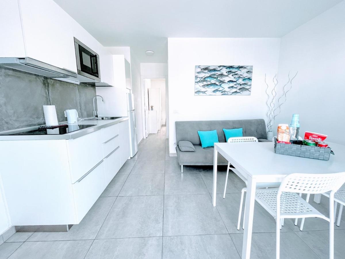 Blue Island Pool View & Wi-Fi By Irent Fuerteventura Appartement Corralejo Buitenkant foto