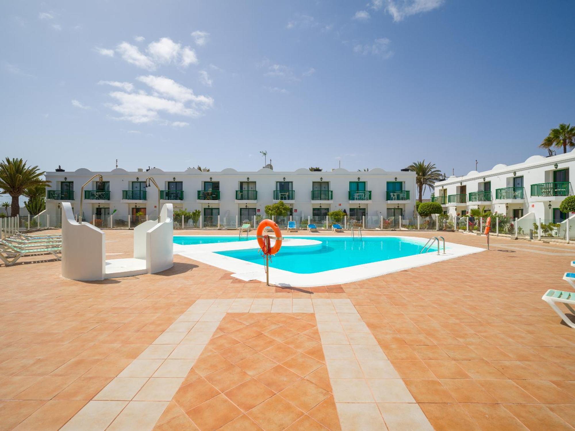 Blue Island Pool View & Wi-Fi By Irent Fuerteventura Appartement Corralejo Buitenkant foto